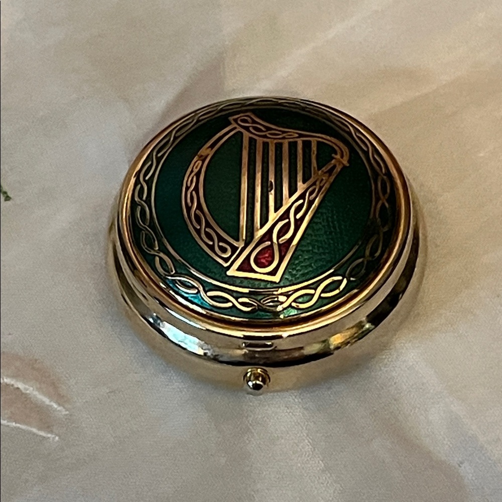 Irish Harp Enamel Goldtone Pill Box Celtic